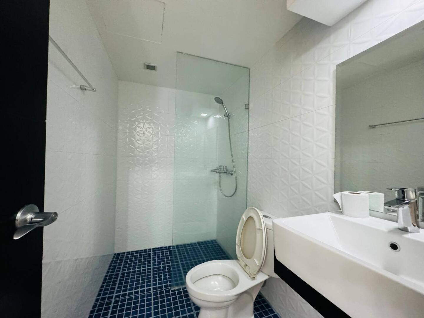 Studio At Viceroy T4 Florence Way มะนิลา ภายนอก รูปภาพ